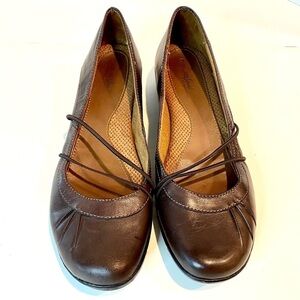 Natural Soul by Naturalizer Merman Brown Flats in Size 11 M